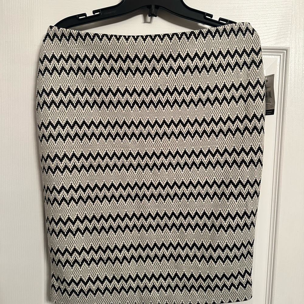 Black and White Zigzag Skirt